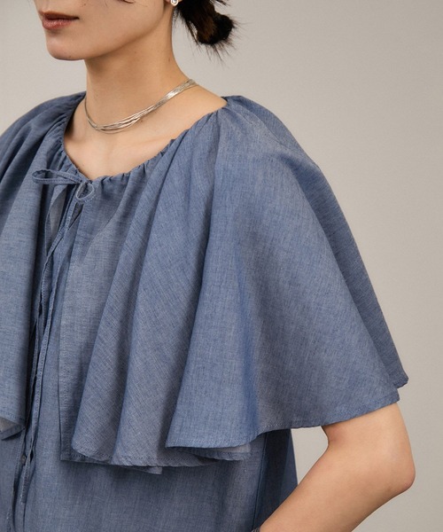 SALON adam et rope'(サロン アダム エ ロペ)の「【WEB限定】デニムフリルカラーノースリーブブラウス(シャツ/ブラウス・レディース・サックスブルー/ブルー系その他4・FREE)」の19枚目の写真