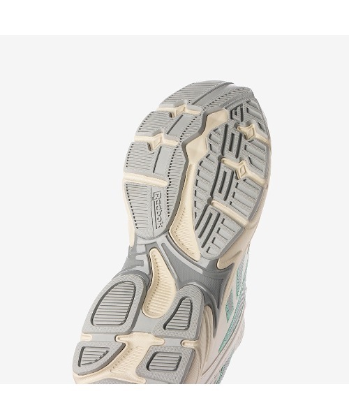 Reebok(リーボック)の「プレミアロード プラス Ⅵ / PREMIER ROAD PLUS VI(スニーカー・レディース・アイボリー/ホワイト・23.0cm/23.5cm/24.5cm/24.0cm/25.0cm/25.5cm/26.0cm)」の11枚目の写真