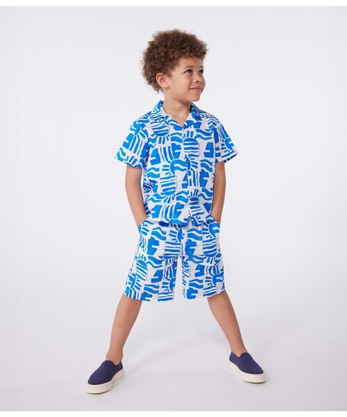 PETIT BATEAU(プチバトー)の「半袖プリントシャツ(シャツ/ブラウス・キッズ・ホワイト×ブルー・6YEAR/8YEAR/10YEAR/12YEAR)」の3枚目の写真
