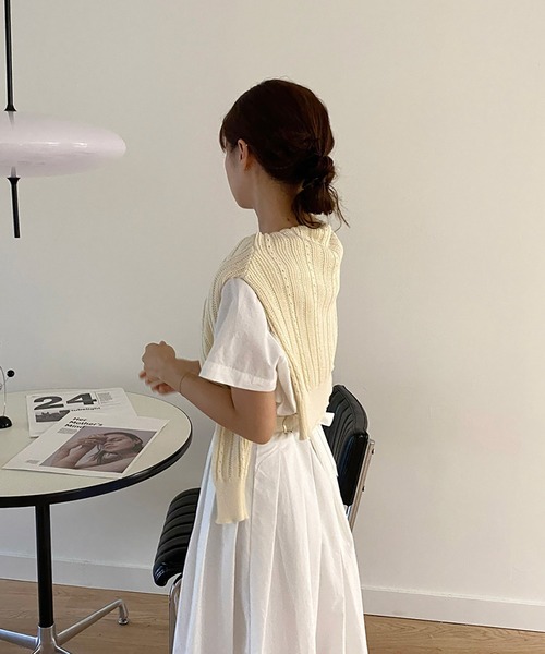 美品★今シーズン24年モデル★ モックネック半袖プリーツワンピース クルーネック半袖プリーツワンピース（ワンピース）｜Doula