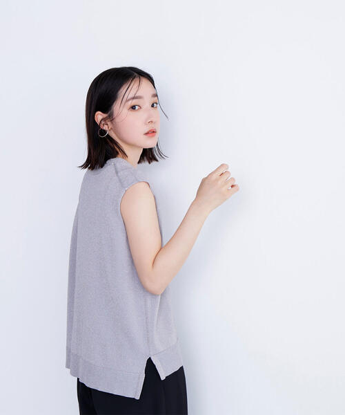 NATURAL BEAUTY BASIC（ナチュラルビューティーベーシック）の「◇スパークＶネックニットベスト（ベスト・レディース・ダークブラウン/グレー/オフホワイト・FREE）」の8枚目の写真