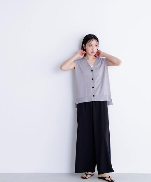 NATURAL BEAUTY BASIC（ナチュラルビューティーベーシック）の「◇スパークＶネックニットベスト（ベスト・レディース・ダークブラウン/グレー/オフホワイト・FREE）」の9枚目の写真