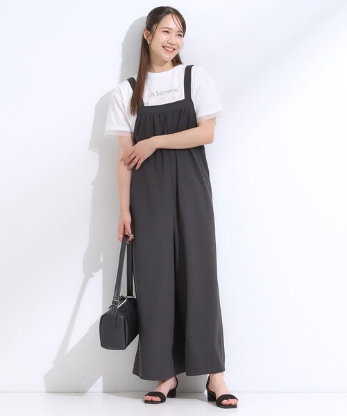 SHOO・LA・RUE（シューラルー）の「【洗える/S-LL】裏がサラサラ やわらか ギャザーサロペット（サロペット/オーバーオール・レディース・チャコールグレー/ブラック/ブラウン系・04/03/02/01）」の4枚目の写真