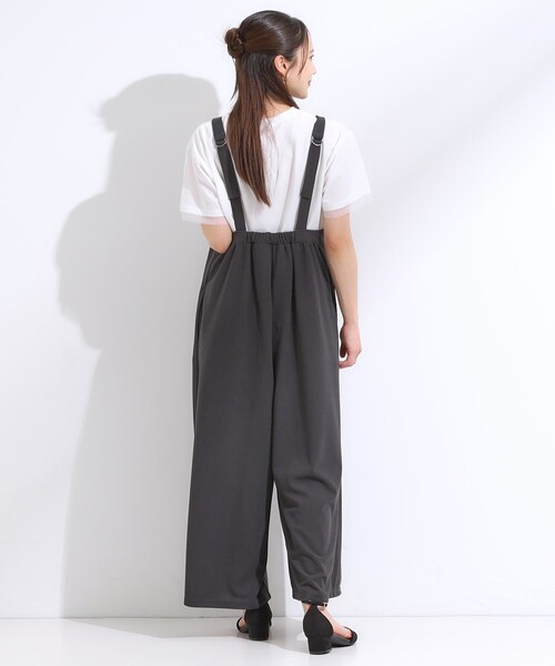 SHOO・LA・RUE（シューラルー）の「【洗える/S-LL】裏がサラサラ やわらか ギャザーサロペット（サロペット/オーバーオール・レディース・チャコールグレー/ブラック/ブラウン系・04/03/02/01）」の5枚目の写真