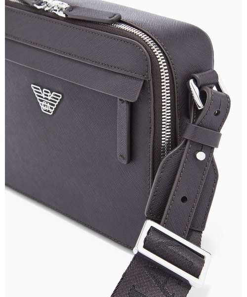 EMPORIO ARMANI（エンポリオアルマーニ）の「【エンポリオ アルマーニ】ASV カメラバッグ  イーグルプレート ミニ（ショルダーバッグ・メンズ・ブラック/ダークグリーン/インディゴブルー・FREE）」の7枚目の写真