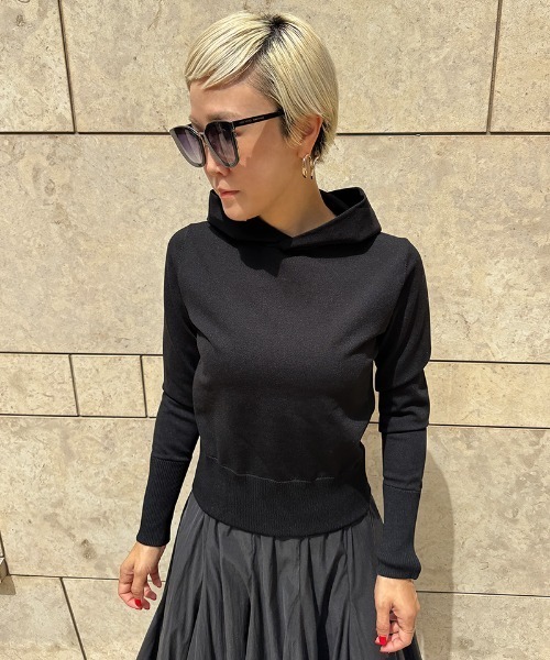 JENNE(ジェンヌ)の「エアリーニットフーディー【UVカット・マシンウォッシャブル】(カーディガン/ボレロ・レディース・キャメル/グリーン/ブラック・SMALL/MEDIUM/LARGE)」の2枚目の写真