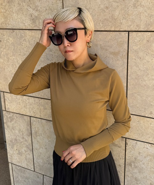 JENNE(ジェンヌ)の「エアリーニットフーディー【UVカット・マシンウォッシャブル】(カーディガン/ボレロ・レディース・キャメル/グリーン/ブラック・SMALL/MEDIUM/LARGE)」の4枚目の写真