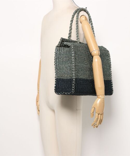 Plantation（プランテーション）の「ABACAかごバッグ / バッグ / (O)（トートバッグ・レディース・ベージュ/カーキ・FREE）」の6枚目の写真