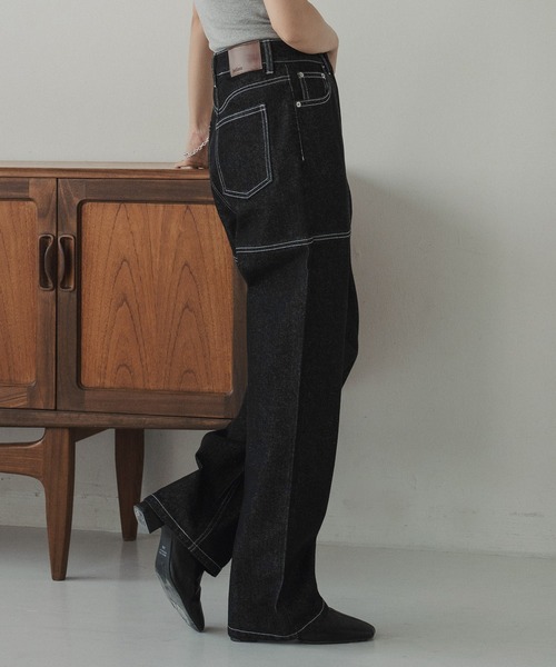 hellam(へラム)の「シームステッチデザインパンツ(デニムパンツ・レディース・ブルー/ブラック・SMALL/MEDIUM)」の19枚目の写真