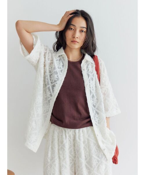 Ungrid（アングリッド）の「起毛エンブロイダリーハーフスリーブシャツ（シャツ/ブラウス・レディース・レッド/ブラック/オフホワイト・FREE）」の2枚目の写真