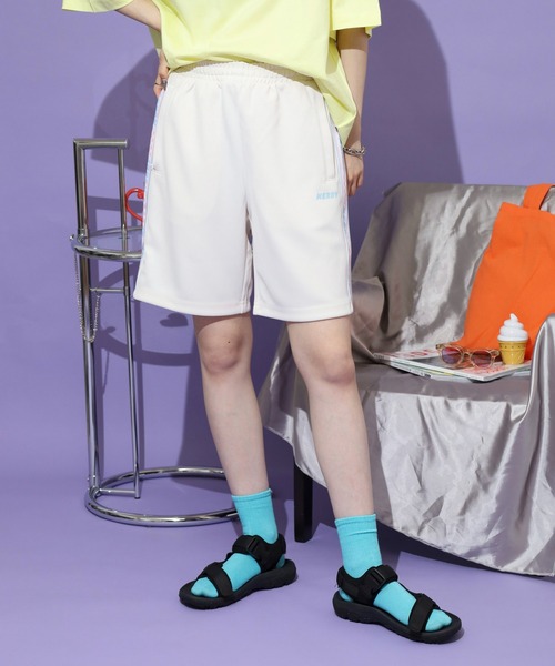 NERDY(ノルディ)の「チェッカーボードテープトラックハーフパンツ(その他パンツ・レディース・ブラック/イエロー/ホワイト・M/L/S)」の9枚目の写真