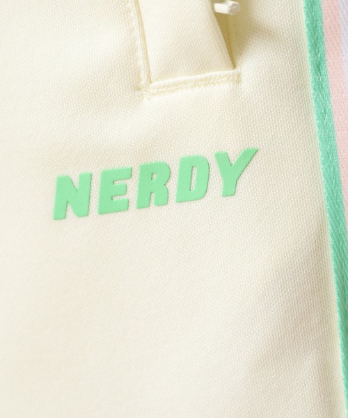 NERDY(ノルディ)の「チェッカーボードテープトラックハーフパンツ(その他パンツ・レディース・ブラック/イエロー/ホワイト・M/L/S)」の16枚目の写真