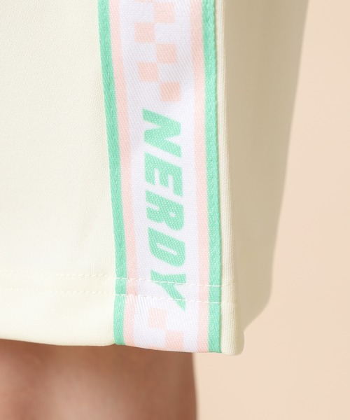 NERDY(ノルディ)の「チェッカーボードテープトラックハーフパンツ(その他パンツ・レディース・ブラック/イエロー/ホワイト・M/L/S)」の22枚目の写真