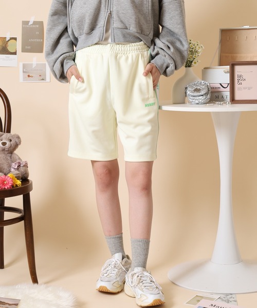 NERDY(ノルディ)の「チェッカーボードテープトラックハーフパンツ(その他パンツ・レディース・ブラック/イエロー/ホワイト・M/L/S)」の15枚目の写真