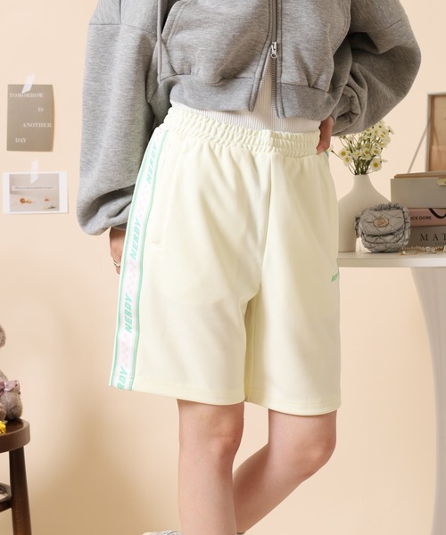 NERDY(ノルディ)の「チェッカーボードテープトラックハーフパンツ(その他パンツ・レディース・ブラック/イエロー/ホワイト・M/L/S)」の17枚目の写真