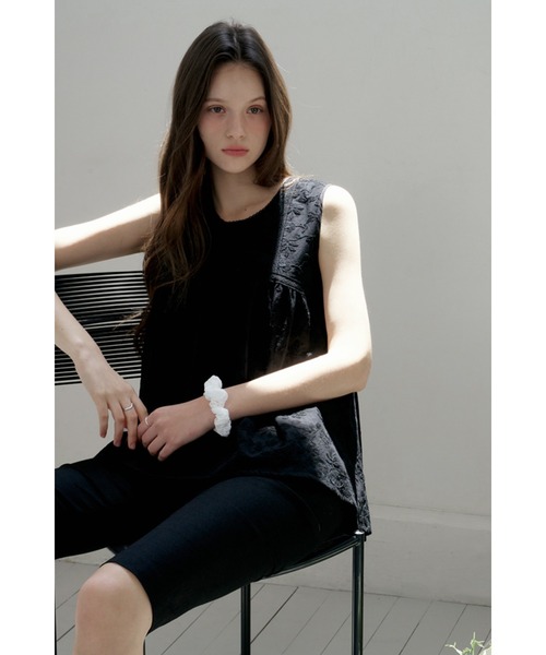 Chat de Lama（シャドゥラマ）の「【Chat de Lama】フローラルレースブラウス（Tシャツ/カットソー・レディース・ブラック/ホワイト・FREE）」の2枚目の写真