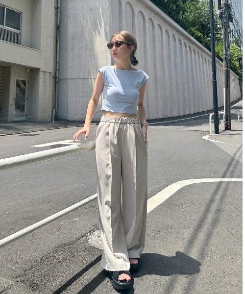 emmi（エミ）の「イージーパンツ（その他パンツ・レディース・ブラック/ライトベージュ/オフホワイト・0/1）」の14枚目の写真