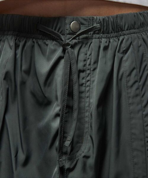 JORDAN BRAND（ジョーダンブランド）の「ジョーダン フライト ウィメンズ パラシュート スカート / Jordan Flight Women's Parachute Skirt HQ9188-068 Iron Grey（スカート・レディース・グレー系その他・XS/XL/S/M/L）」の10枚目の写真