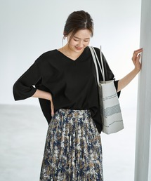 STYLE DELI（スタイルデリ）の「【ものづくりJAPAN】DIORAMA 7分袖VネックTシャツ（Tシャツ/カットソー・レディース）」