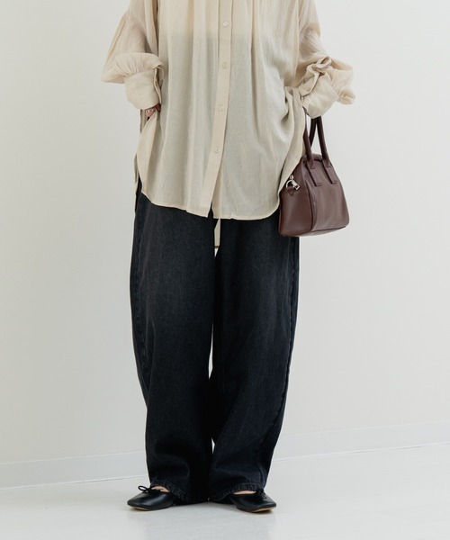 refinedworks（リファインドワークス）の「【refinedworks】脚長カーブパンツ（デニムパンツ・レディース・ブルー/ブラック/インディゴブルー・FREE）」の2枚目の写真