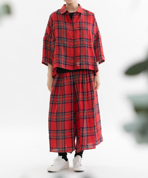 nop de nod（ノップドゥノッド）の「リネンタータンタックキュロット（その他パンツ・レディース・レッド/ネイビー・M）」の16枚目の写真