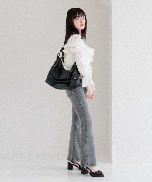 Heather(ヘザー)の「フェイクレザーハーフムーンBAG 594263(ショルダーバッグ・レディース・ブラック/ベージュ・ONE SIZE)」の10枚目の写真