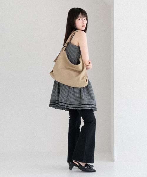 Heather(ヘザー)の「フェイクレザーハーフムーンBAG 594263(ショルダーバッグ・レディース・ブラック/ベージュ・ONE SIZE)」の17枚目の写真