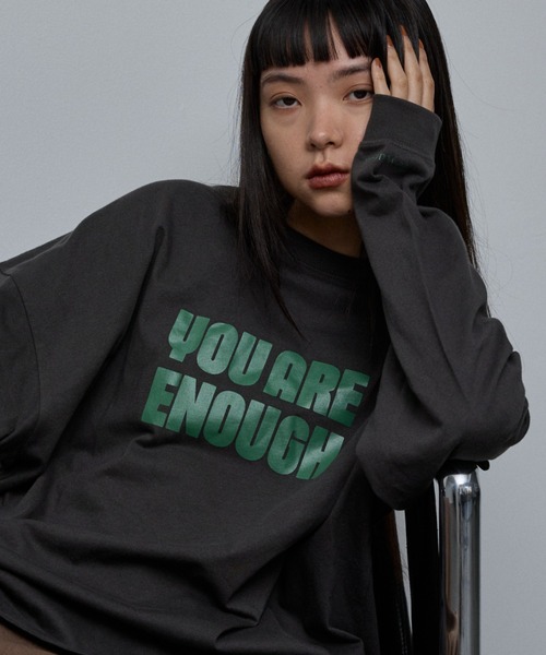 NOMINE(ノミネ)の「【ユニセックス】オーバーシルエット ロゴ ロンT(Tシャツ/カットソー・レディース・ホワイト/チャコールグレー/ライトグレー・M/L)」の2枚目の写真