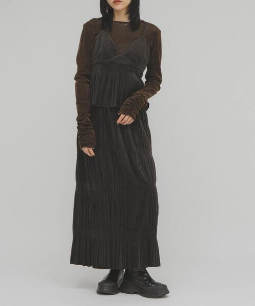 KBF(ケイビーエフ)の「マジョリカプリーツセパレートワンピース(ワンピース・レディース・ブラック/キャメル/ダークブラウン・ONE)」の1枚目の写真