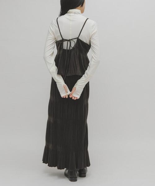 KBF(ケイビーエフ)の「マジョリカプリーツセパレートワンピース(ワンピース・レディース・ブラック/キャメル/ダークブラウン・ONE)」の20枚目の写真