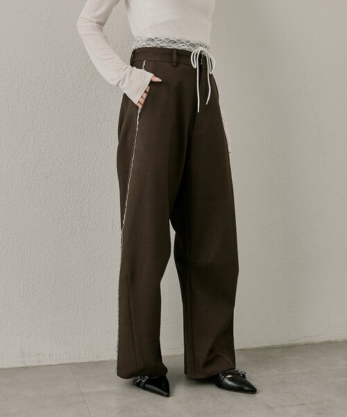 mline（エムライン）の「[mline]【新色BRN登場！】レースレイヤード スラックスパンツ（その他パンツ・レディース・ブラック/チャコールグレー/ベージュ/ブラウン・1/2）」の3枚目の写真