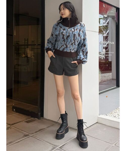 MURUA(ムルーア)の「フェイクスウェードショートパンツ(その他パンツ・レディース・ブラック/ベージュ・1/2)」の20枚目の写真