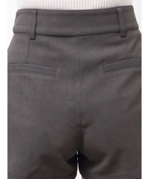 MURUA（ムルーア）の「フェイクスウェードショートパンツ（その他パンツ・レディース・ブラック/ベージュ・1/2）」の15枚目の写真