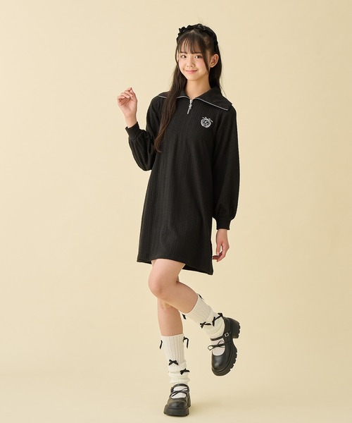 Amourire girl（アムリールガール）の「ハーフジップ ニットソーワンピース（ワンピース・キッズ・ブラック/オフホワイト・130cm/160cm/140cm/150cm）」の2枚目の写真