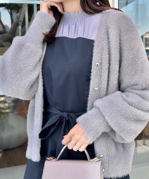 couture brooch(クチュールブローチ)の「【ふわふわ/前後2WAY】フェザーカーディトップス(カーディガン/ボレロ・レディース・グリーン系/アイボリー/ブラック/ブラウン系その他/ピンク系/サックスブルー/チャコールグレー/アイボリー系7・36/38/40/42)」の14枚目の写真