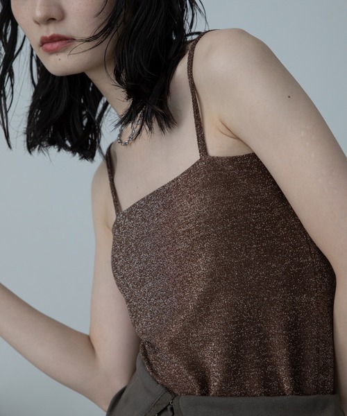 VACANCY（ヴァカンシー）の「カップ付きラメベアキャミソール（キャミソール・レディース・ブラウン/ホワイト/ブルー・FREE）」の2枚目の写真