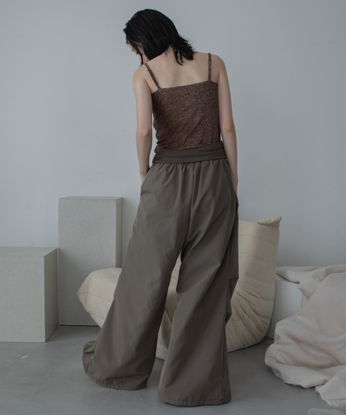 VACANCY（ヴァカンシー）の「カップ付きラメベアキャミソール（キャミソール・レディース・ブラウン/ホワイト/ブルー・FREE）」の15枚目の写真