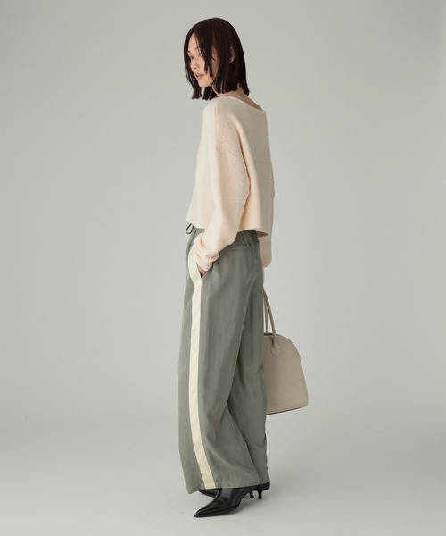 BABYLONE（バビロン）の「編み柄ニットプルオーバー（ニット/セーター・レディース・アイボリー/ネイビー・フリー）」の3枚目の写真