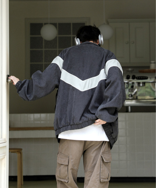 neos（ネオス）の「【neos】ビッグシルエット ピーチ起毛 ライン トラックジャケット（ナイロンジャケット・メンズ・アイボリー/カーキ/チャコールグレー・MEDIUM/LARGE）」の5枚目の写真