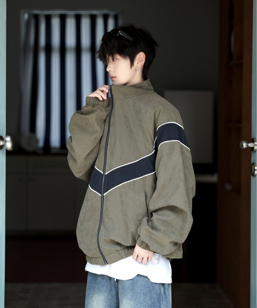 neos（ネオス）の「【neos】ビッグシルエット ピーチ起毛 ライン トラックジャケット（ナイロンジャケット・メンズ・アイボリー/カーキ/チャコールグレー・MEDIUM/LARGE）」の12枚目の写真