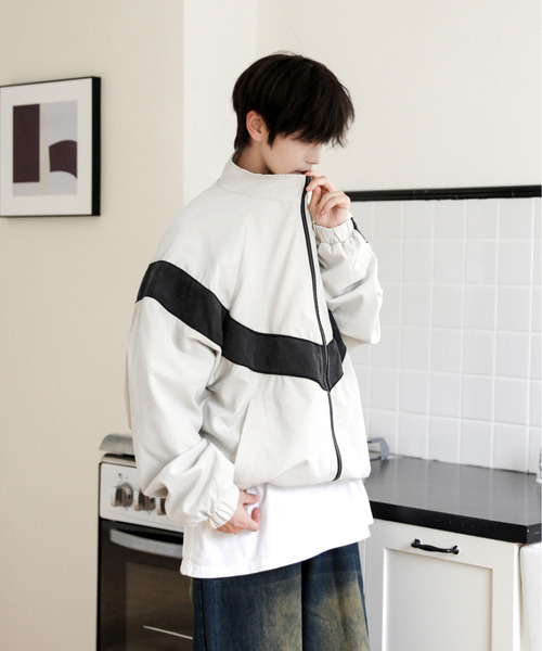 neos（ネオス）の「【neos】ビッグシルエット ピーチ起毛 ライン トラックジャケット（ナイロンジャケット・メンズ・アイボリー/カーキ/チャコールグレー・MEDIUM/LARGE）」の17枚目の写真