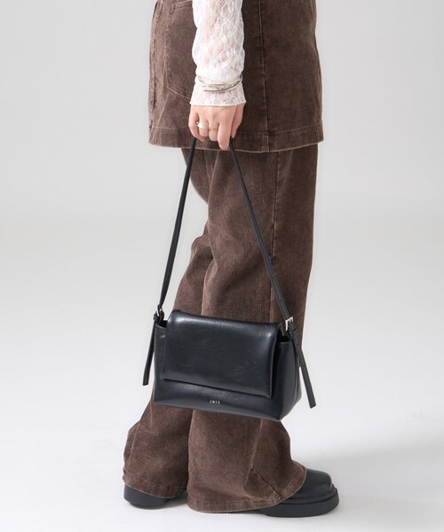 mystic（ミスティック）の「loti フラップショルダーBAG（ショルダーバッグ・レディース・キャメル/ブラック・ONE SIZE）」の8枚目の写真