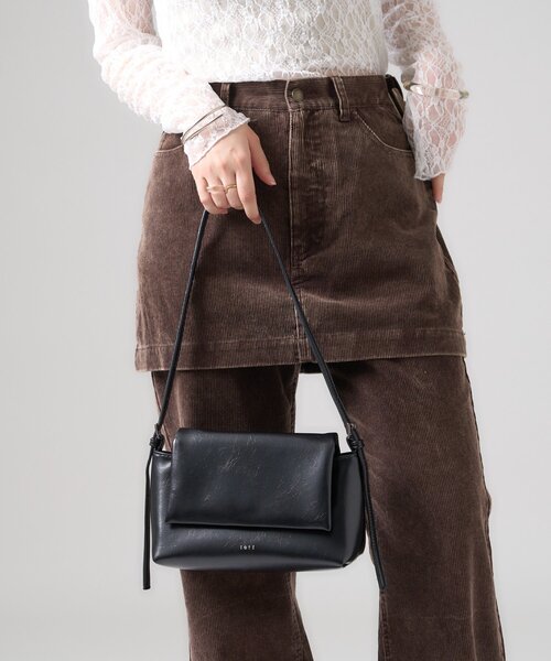 mystic（ミスティック）の「loti フラップショルダーBAG（ショルダーバッグ・レディース・キャメル/ブラック・ONE SIZE）」の10枚目の写真