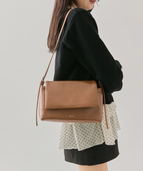 mystic（ミスティック）の「loti フラップショルダーBAG（ショルダーバッグ・レディース・キャメル/ブラック・ONE SIZE）」の13枚目の写真