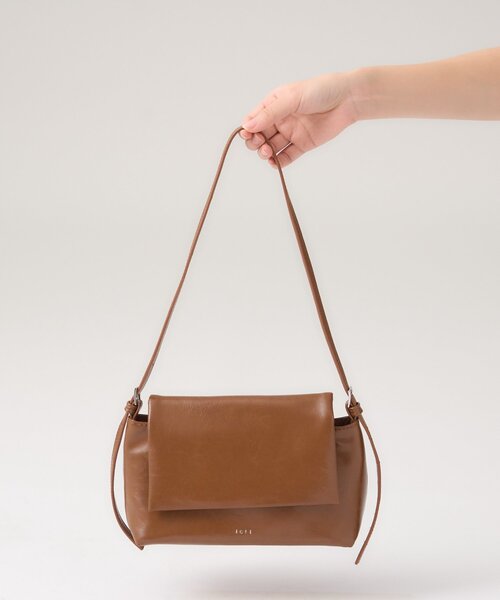 mystic（ミスティック）の「loti フラップショルダーBAG（ショルダーバッグ・レディース・キャメル/ブラック・ONE SIZE）」の16枚目の写真