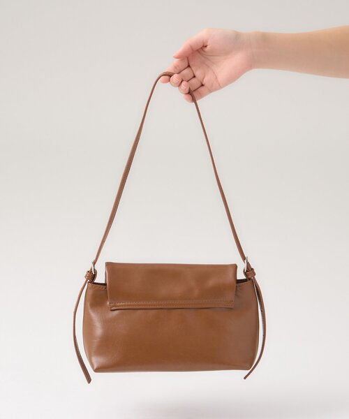 mystic（ミスティック）の「loti フラップショルダーBAG（ショルダーバッグ・レディース・キャメル/ブラック・ONE SIZE）」の18枚目の写真