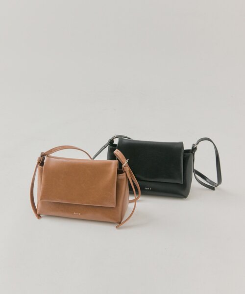mystic（ミスティック）の「loti フラップショルダーBAG（ショルダーバッグ・レディース・キャメル/ブラック・ONE SIZE）」の21枚目の写真