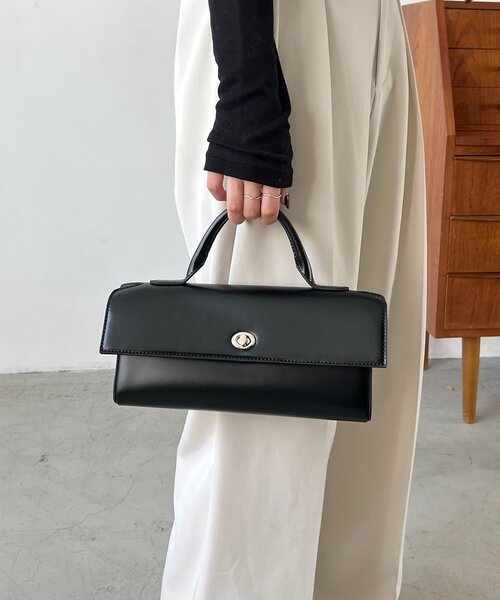 CAPRICIEUX LE'MAGE（カプリシューレマージュ）の「チェーンショルダーワイドバッグ（ショルダーバッグ・レディース・ベージュ/ブラック・FREE）」の5枚目の写真