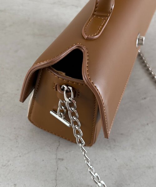 CAPRICIEUX LE'MAGE（カプリシューレマージュ）の「チェーンショルダーワイドバッグ（ショルダーバッグ・レディース・ベージュ/ブラック・FREE）」の3枚目の写真