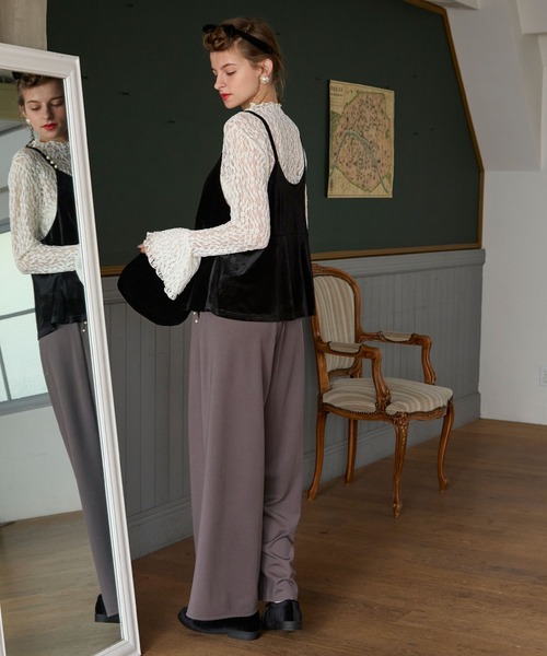 BONLECILL noir（ボンルシールノワール）の「【BONLECILL noir】パールデザインベロアキャミソールビスチェ（キャミソール・レディース・ブラック/チャコールグレー・FREE）」の10枚目の写真